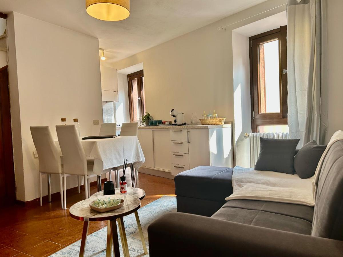 Tua Duplex Apartment ซาโล ภายนอก รูปภาพ